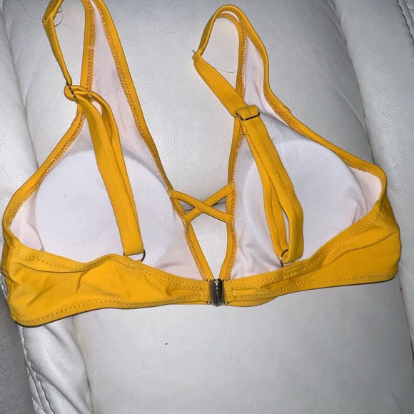 Cute Yellow bikini top - Picture 2 of 2